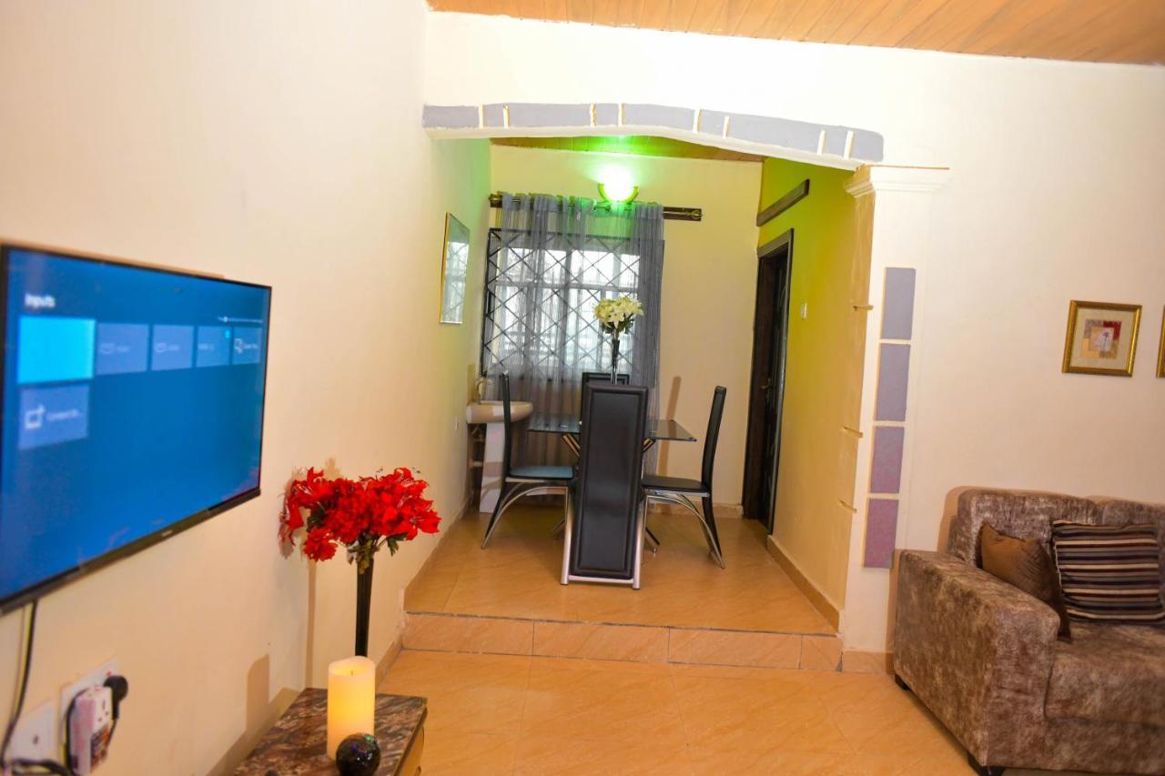 Living Green Apartments Airport Pick Up ベニンシティ エクステリア 写真